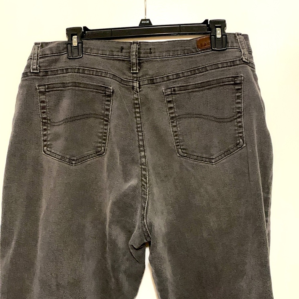 Lee Relaxed Fit at the waist Grey Jean 14 Long worn